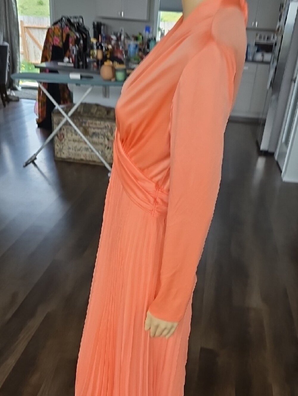 1970s JC Penney Coral Pleated V-Neck Long-Sleeve Maxi Dress - Picture 6 of 9